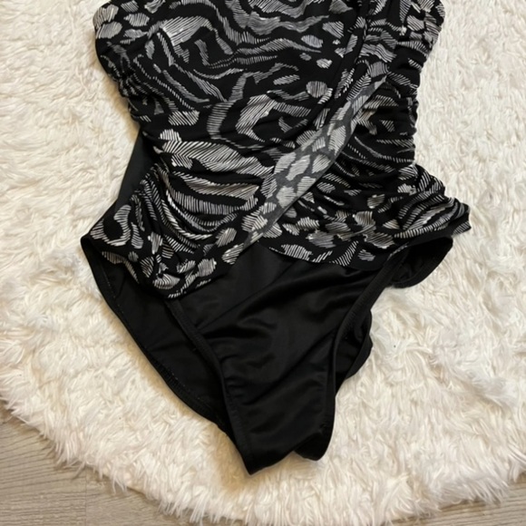 Magic Suit Animal Print Lisa One Piece Swimsuit - Picture 6 of 11